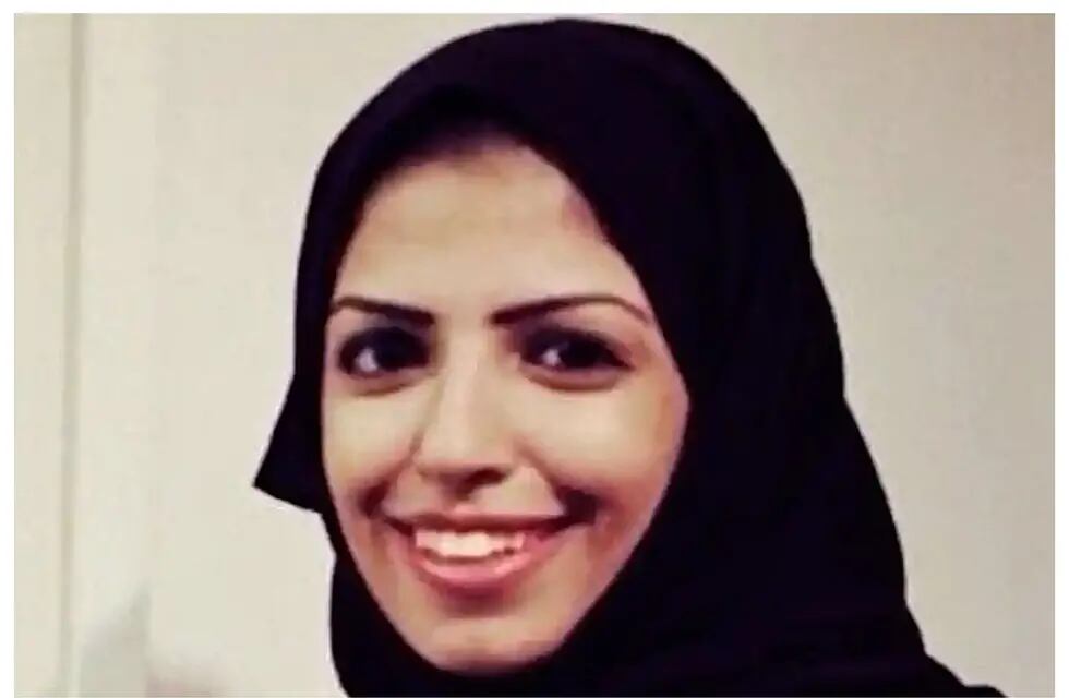 Salma al-Shehab, condenada a 34 años de prisión en Arabia Saudí por pronunciarse repetidamente a favor de los derechos de las mujeres en Twitter.