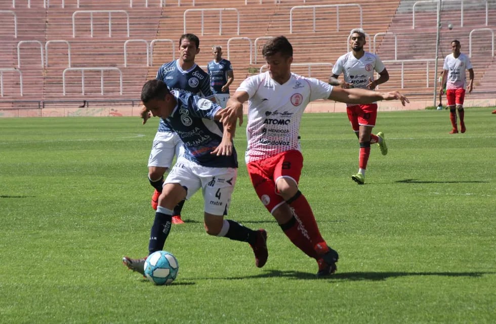 Independiente derrotó a Huracán por 2-1 en el primer amistoso entre si, previo a los respectivos campeonatos. Fue en el Malvinas Argentinas./Gentileza Prensa de Huracán