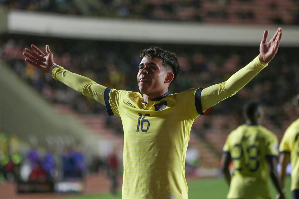 Ecuador le ganó sobre el final a Bolivia.
