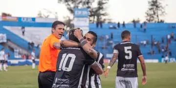 El Lobo le ganó a su homónimo jujeño con dos goles de Patricio Cucchi. Santiago López vio la roja en el final del partido.