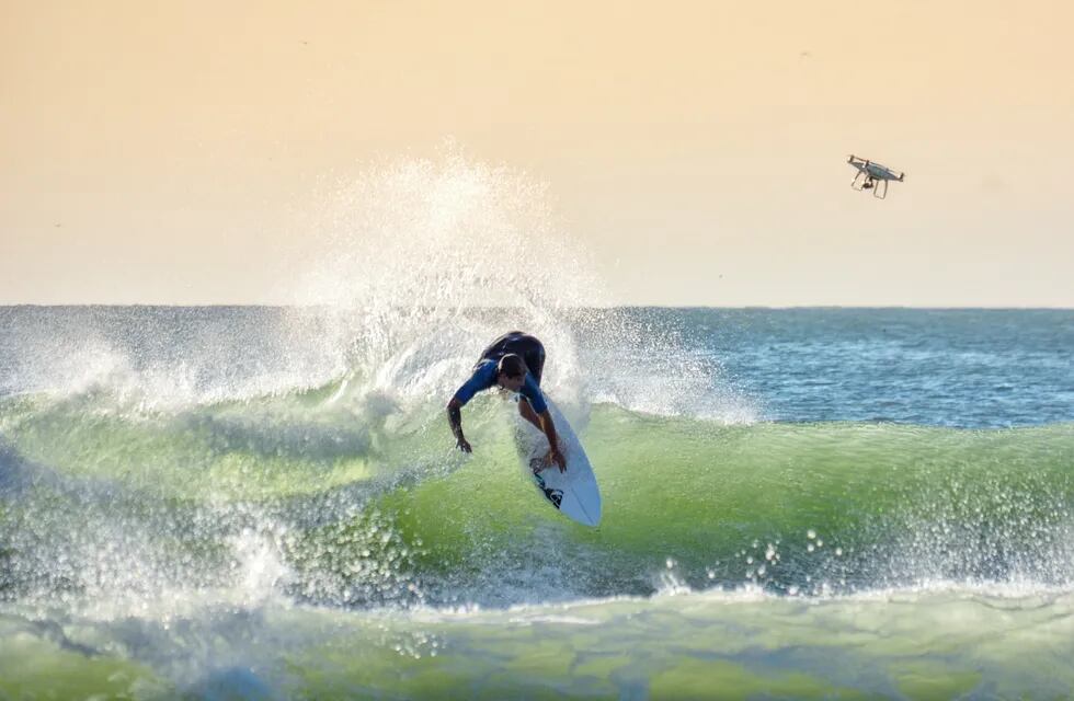 Vuelve en Australia el mejor surfista argentino