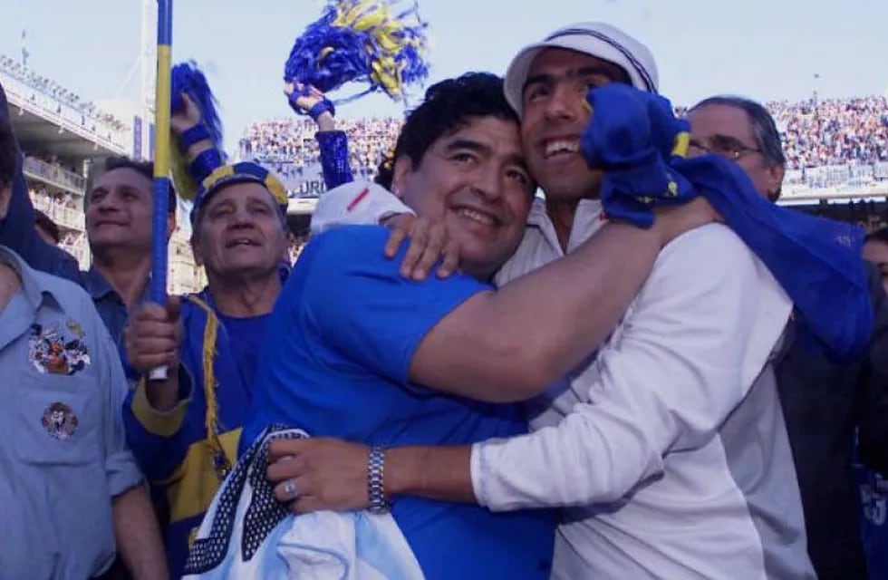 En plena polémica por su homenaje en la Bombonera, Carlitos Tevez se rindió ante Maradona