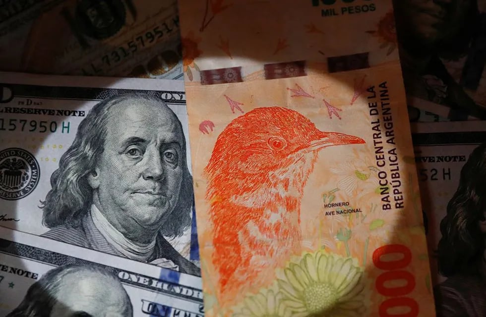 El dólar blue está imparable y perforó la barrera de los $1.000. (Reuters)
