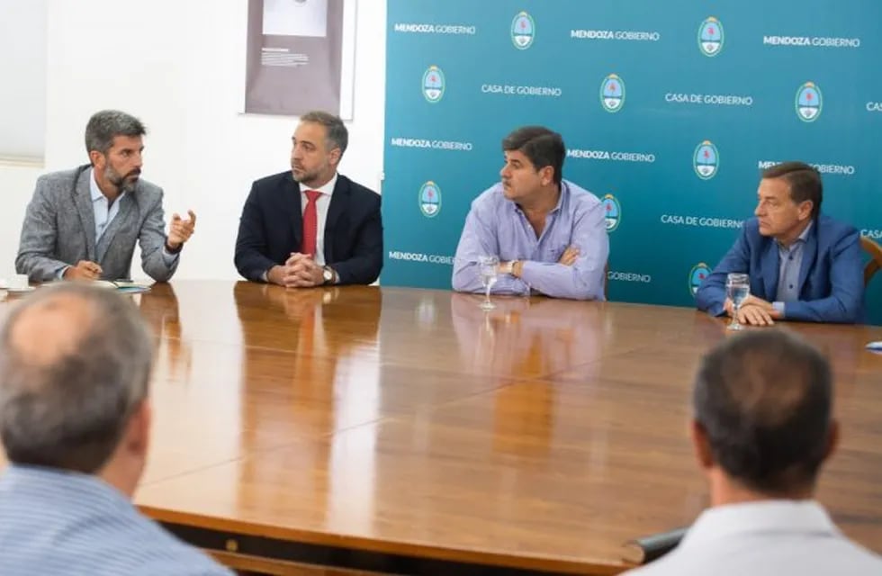 Reunión de Rodolfo Suarez con los intendentes mendocinos. Imagen de archivo