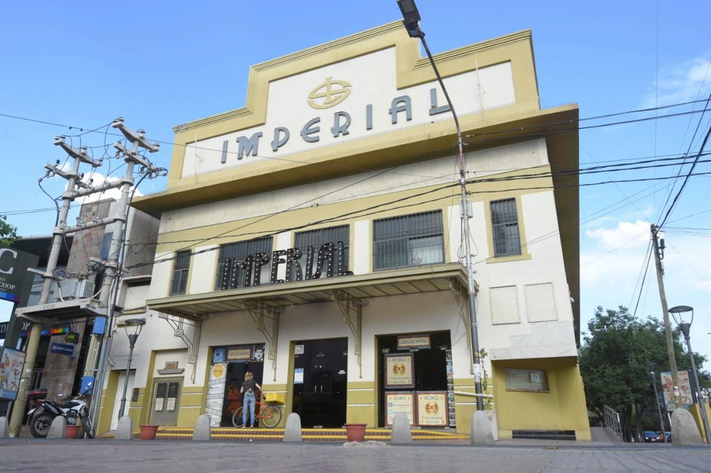 Así luce el Teatro Imperial, a la espera de los primeros espectadores de este año (foto: José Gutiérrez/ Los Andes)