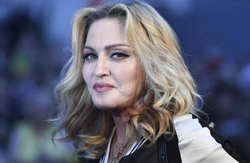 Madonna se filmó tomando su propia orina y causó indignación entre sus seguidores
