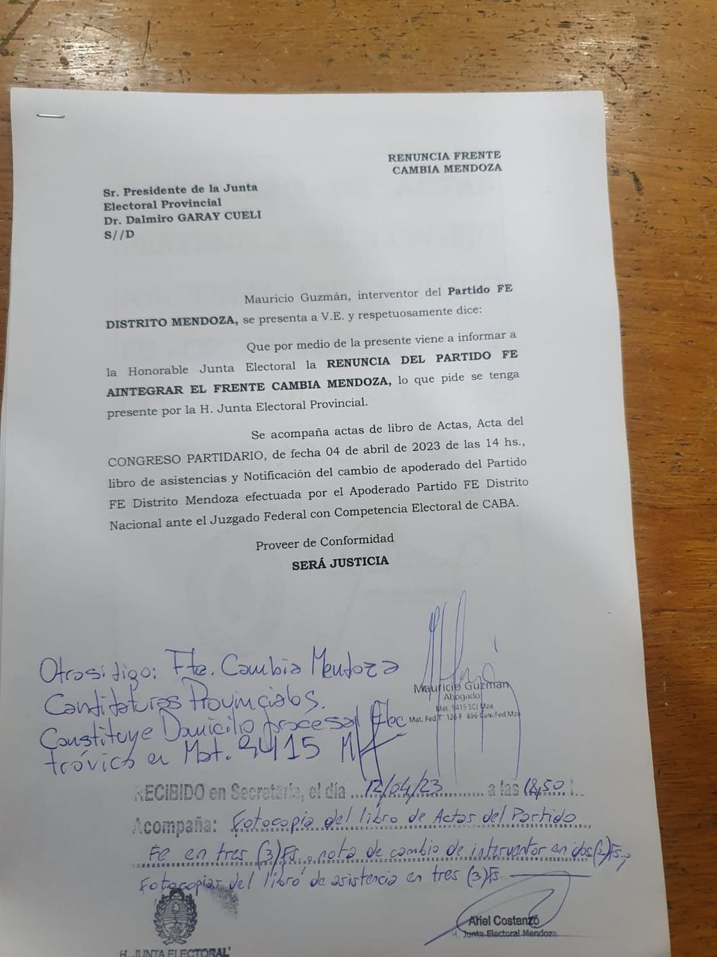 La nota, firmada por Mauricio Guzmán, con la renuncia del Partido Fe a Cambia Mendoza.