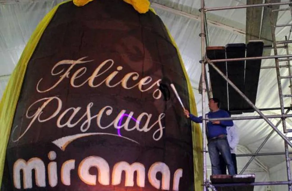 Preparan un huevo de Pascuas de 3 mil kilos para celebrar la Semana Santa en Miramar