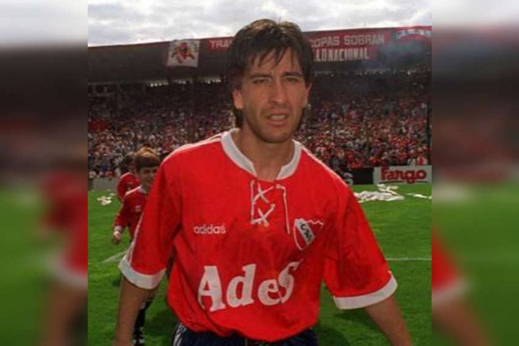 
En el Rojo. El mendocino jugó en Independiente del '95 al '98. | Clarín
   