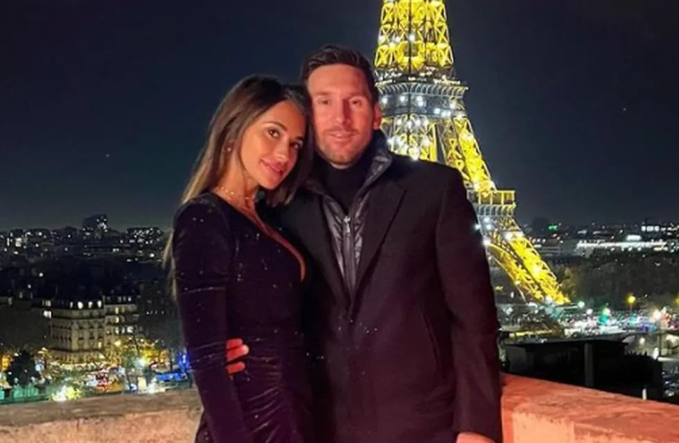 Leo Messi y Antonela Roccuzzo disfrutaron de una cena romántica con la Torre Eiffel de fondo