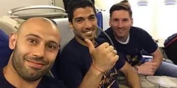 "Balon de oro, bota de oro y yo jajajajj. Campeones!!!!", escribió Javier Mascherano. El volante es campeón otra vez junto a Messi. (foto: @Mascherano)