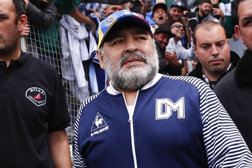 Diego Maradona en su última etapa como técnico, al frente de Gimnasia y Esgrima de La Plata. (Foto web).
