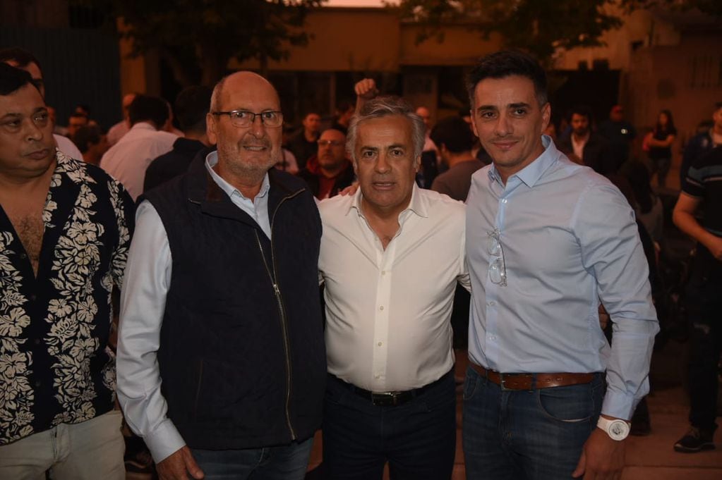 Alfredo Cornejo junto a Marcelino Iglesias y Marcos Calvente.