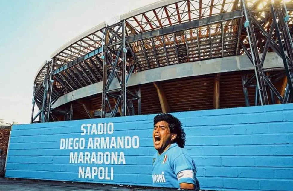 El estadio del Napoli llevará para siempre el nombre del astro argentino.
