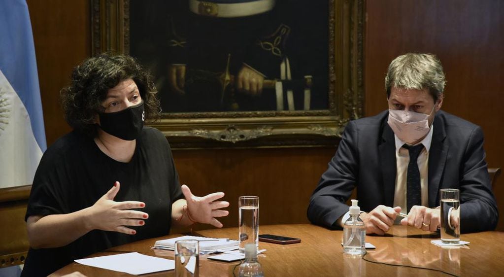 Matías Lammens, ministro de Turismo y Deportes, junto a Carla Vizzotti, de Salud. (Presidencia)