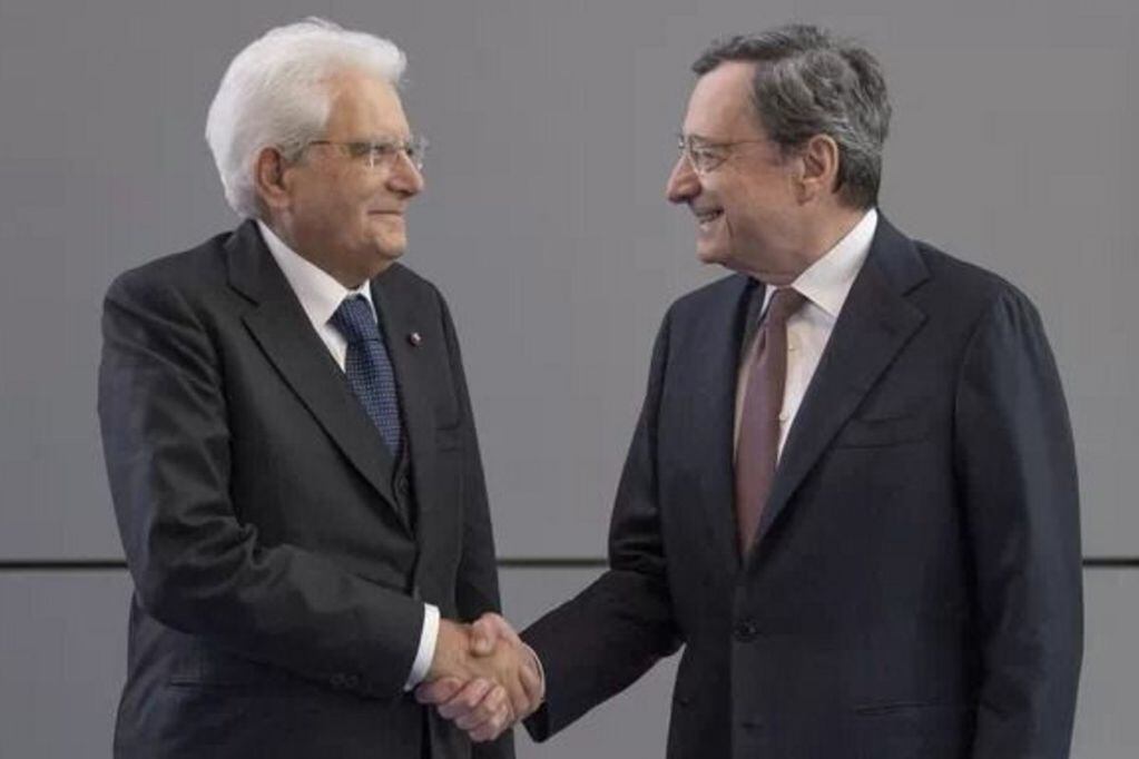 El presidente de Italia, Sergio Mattarella, con el primer ministro Mario Draghi.