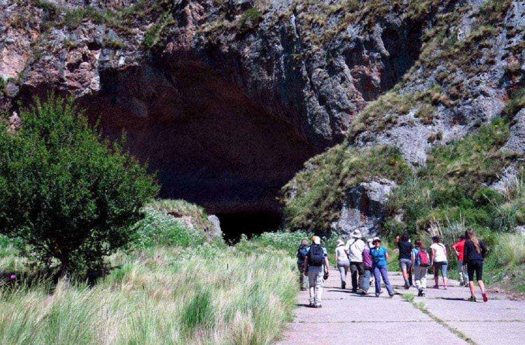 Vista de la gruta en La Carolina, San Luis: el pueblo más lindo del mundo / Foto: lacarolinasanluis.com.ar