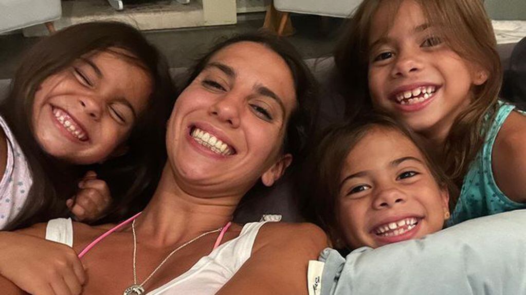 Cinthia Fernández junto a sus hijas: Charis, Bella y Francesca / Foto: Instagram
