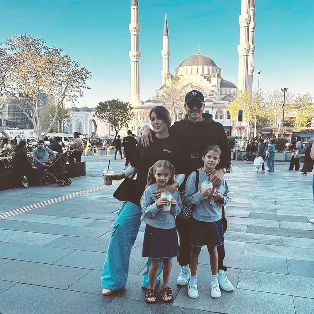 Wanda Nara viajó a Turquía para ver a su esposo e hijas.