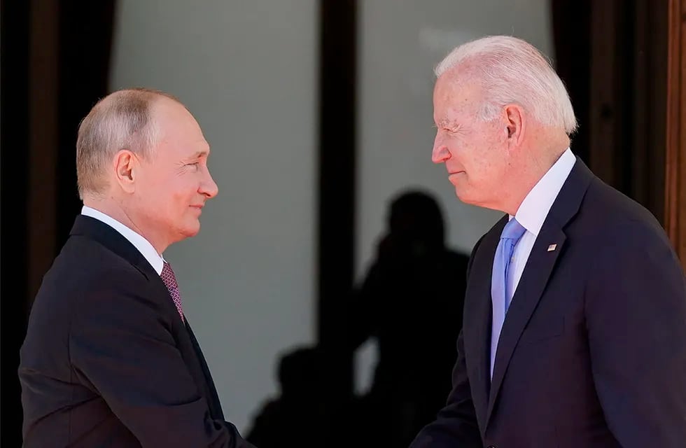 El presidente Joe Biden le llamó a Vladimir Putin y fue tajante con su discurso respecto a la invasión a Ucrania. (AP Foto/Patrick Semansky, Archivo)
