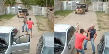 Video: un ex comisario atacó con una palanca a un mecánico por no arreglarle el auto