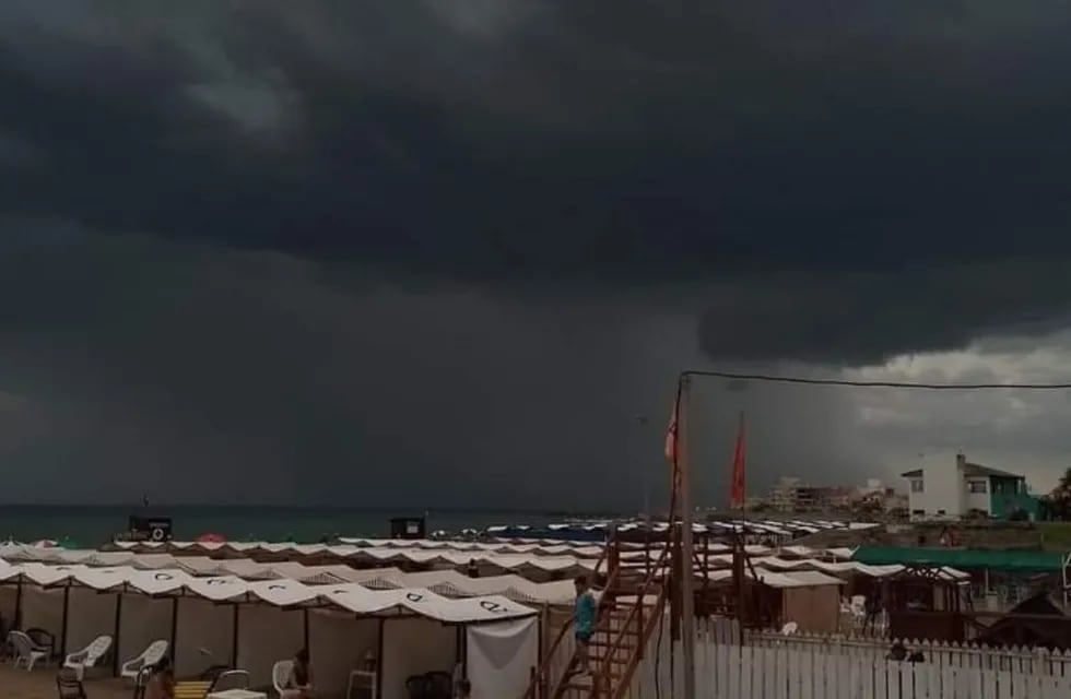 Imágenes del temporal que azotó a Miramar. Foto: Redes.