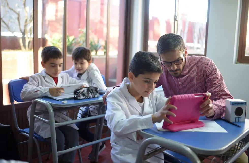Telecom ofrece capacitaciones gratuitas para docentes en Mendoza.