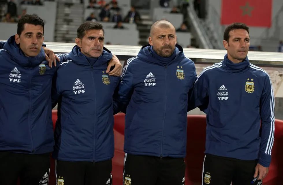Lionel Scaloni y sus asistentes Walter Samuel y Roberto Fabián Ayala, quienes estarán al frente de la Selección Argentina. / Gentileza.