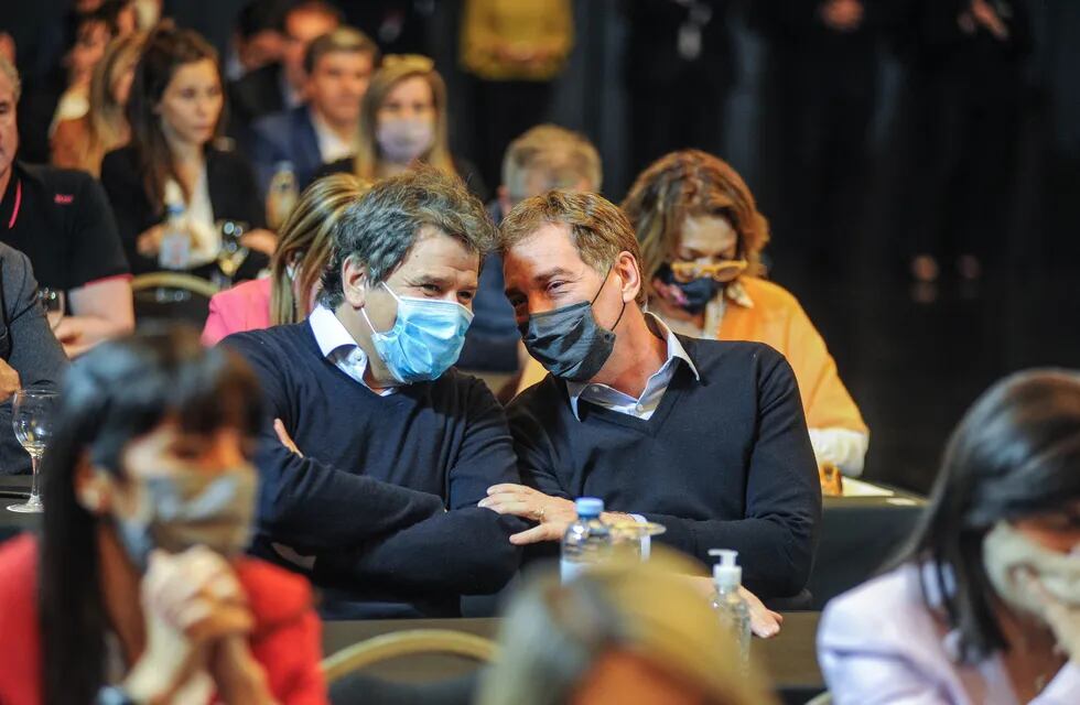 Santilli y Manes se mostraron juntos en el cierre de campaña (Foto: Federico López Claro)