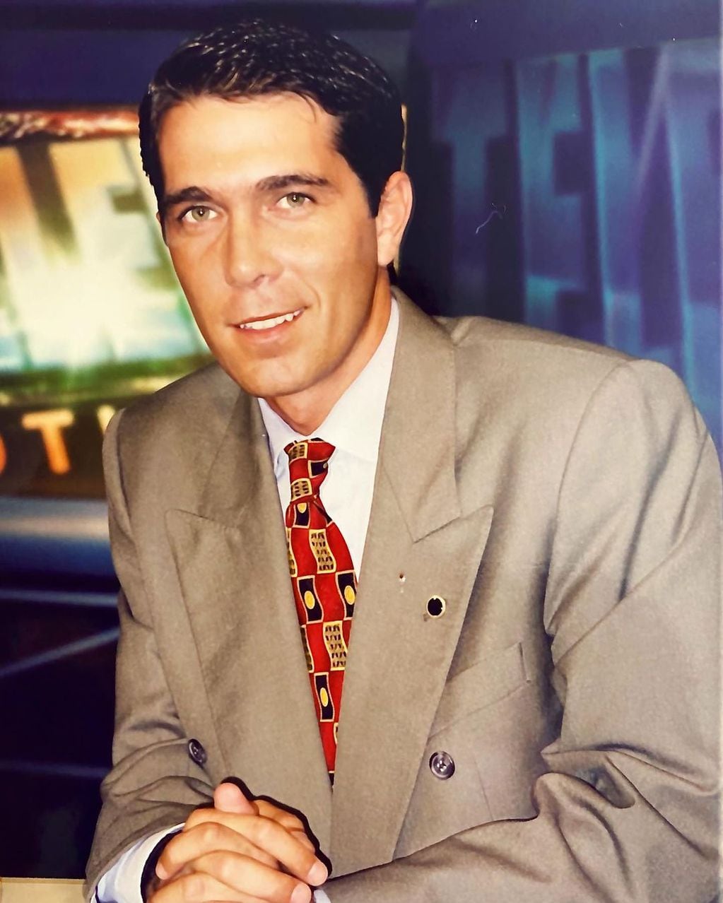 Rodolfo Barili cuando arrancó su carrera en el noticiero. 