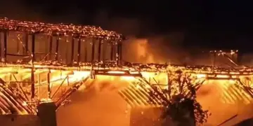 Incendio puente de madera en China