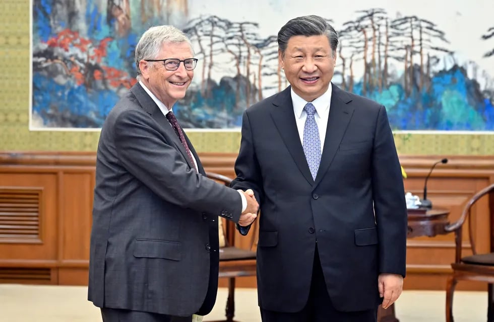 El presidente de China, Xi Jinping, recibe al empresario estadounidense Bill Gates en Pekín.