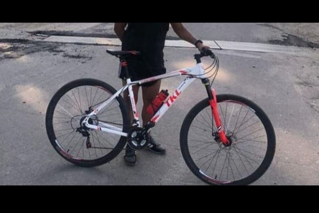 Le robaron la bicicleta en San Carlos y quedó filmado.