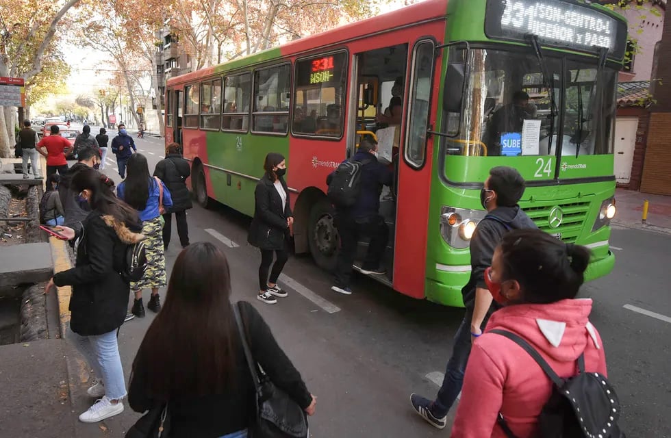 El transporte público de Mendoza recuperará el 100% de las frecuencias. Fotos: José Gutierrez / Los Andes