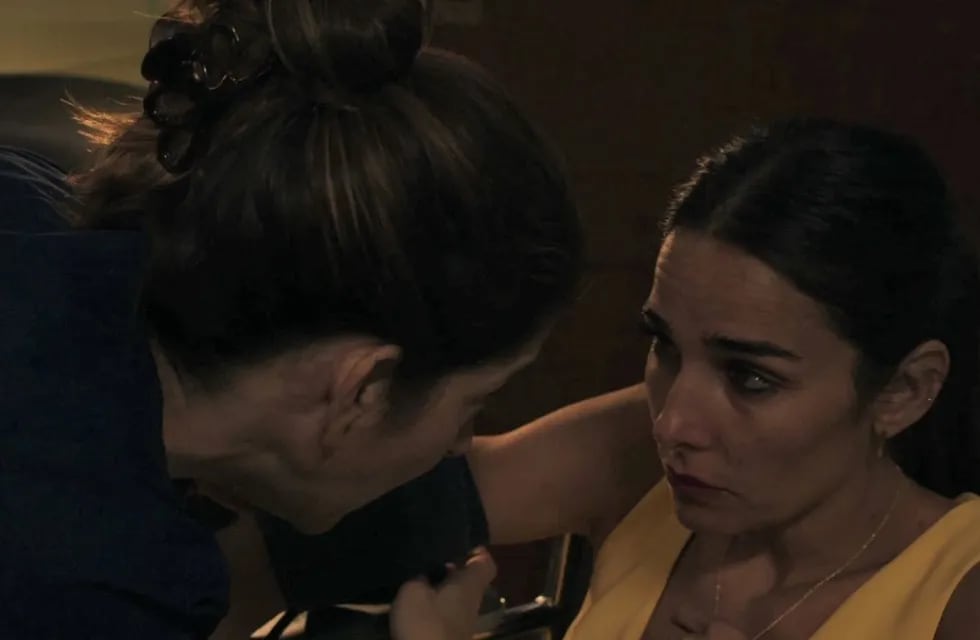 Laura interpreta a una enfermera que buscará ayudar al personaje de Juana, una mujer que sin motivos fue secuestrada.