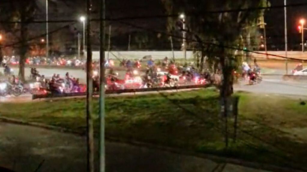 Fanáticos se concentraron con sus motos para despedir a "El Noba"