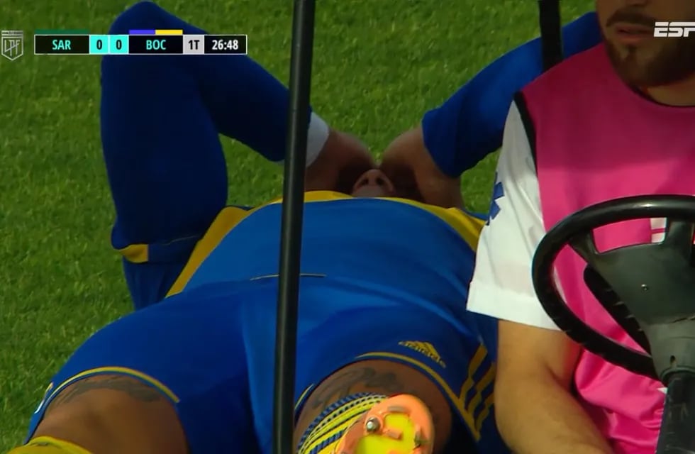 Marcos Rojo salió lesionado tras un fuerte golpe en la rodilla derecha. Preocupación en el mundo Boca. / Gentileza.