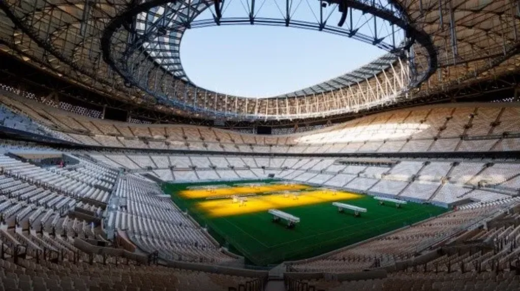 Techos con paneles solares en el estadio que albergará la final de la Copa del Mundo