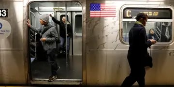 Un hombre abrió fuego en un vagón en marcha del tren subterráneo de Nueva York