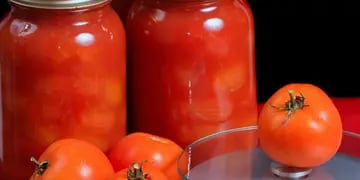 Tomates envasados en casa
