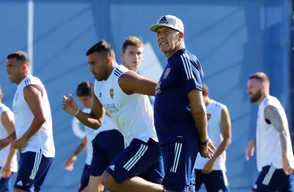 Miguel Angel Russo en el entrenamiento de Boca de cara al duelo con Defensores de Belgrano por la Copa Argentina. / Gentileza.