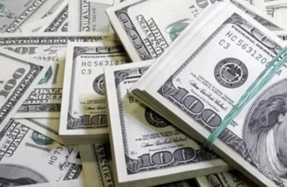 El dólar oficial cerró estable a $ 68,44 y el contado con liquidación alcanzó los $114,06 (foto: web)