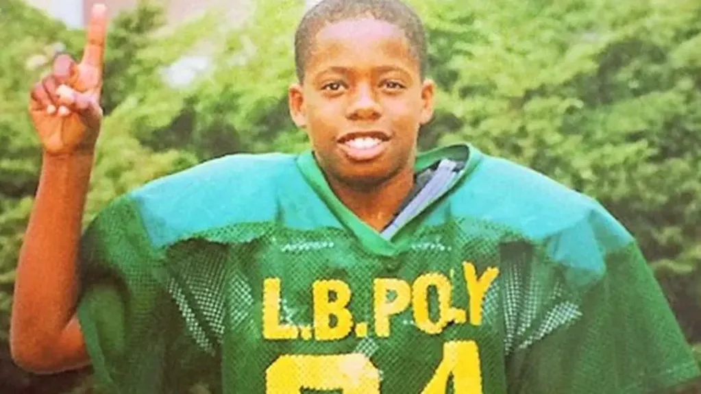 Brian asistió a la escuela de California con la esperanza de convertirse en jugador profesional de futbol americano. Foto: Web
