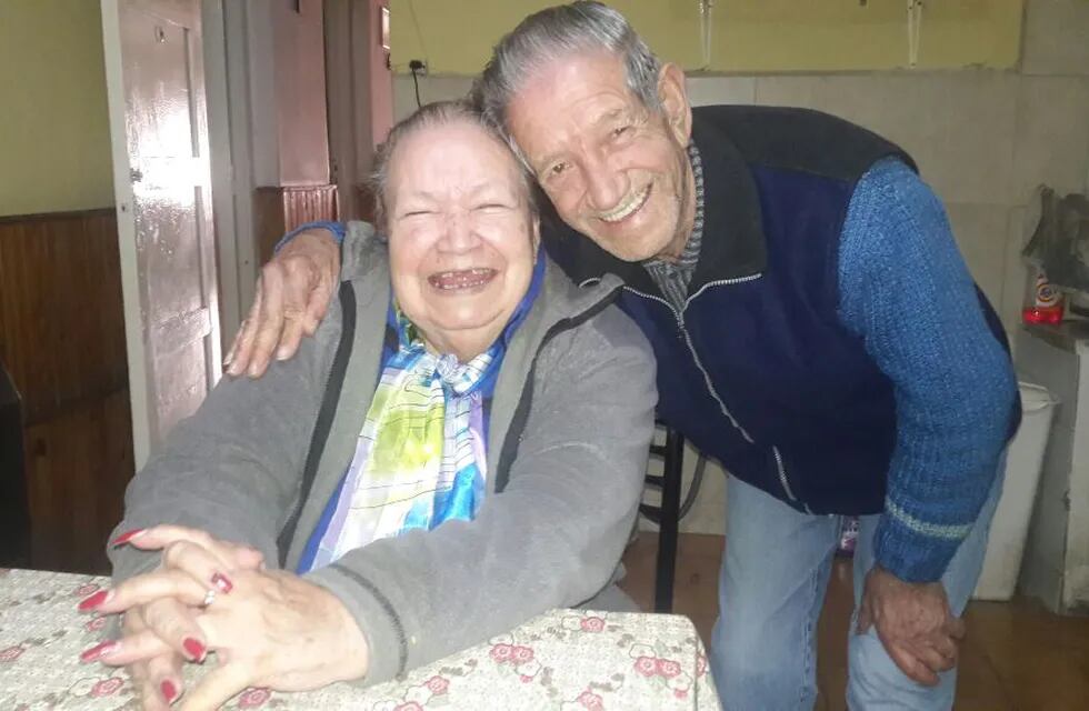 Yolanda Victoria Brízzola festeja hoy sus 90 años. Y pese a la situación sanitaria y algunos problemas de salud, siempre tiene una sonrisa en su rostro para regalar. Foto: Gentileza.