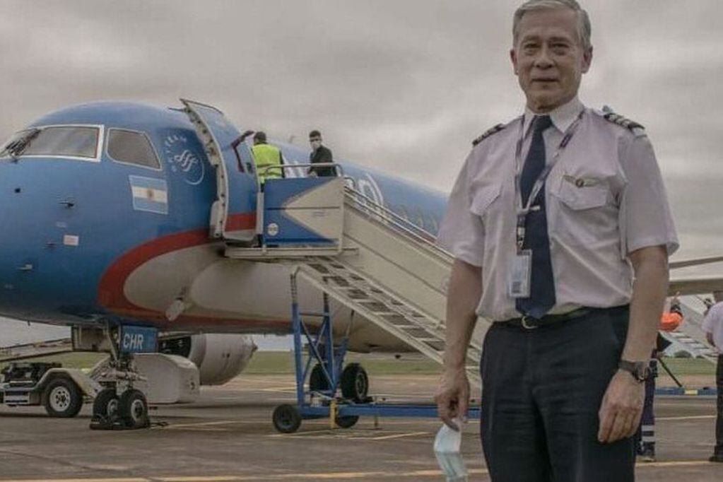 Un piloto de Austral y excombatiente fue homenajeado en uno de sus últimos vuelos.