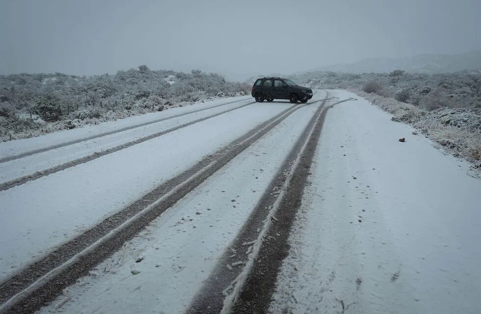 Cortaron por las intensas nevadas la ruta 86, que une San José con Ugarteche | Foto: Ignacio Blanco / Los Andes