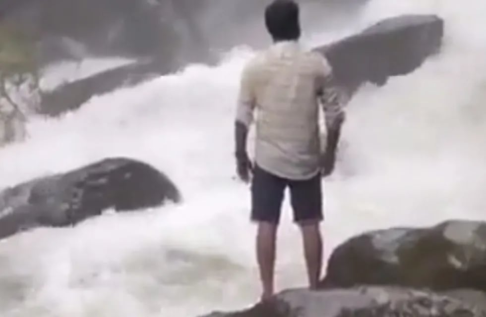 Sharath Kumar murió tras resbalar de una cascada. Foto: captura de video.