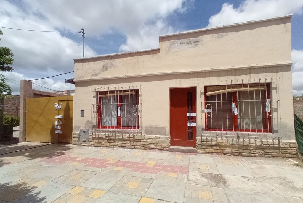 La casa de Silvia Chávez permanece cerrada y con custodia policial. Foto: Los Andes
