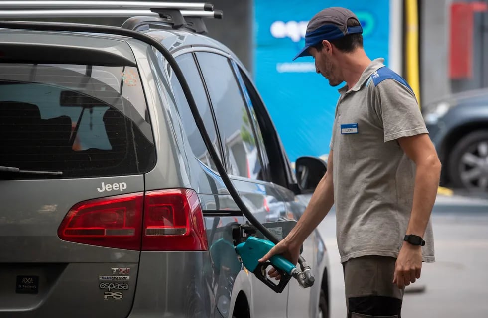 Combustible, aumentan desde el 1 de marzo, como ahorrar hasta $7.500. 
Foto: Ignacio Blanco / Los Andes