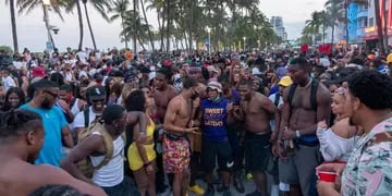 Descontrol de turistas en Miami Beach
